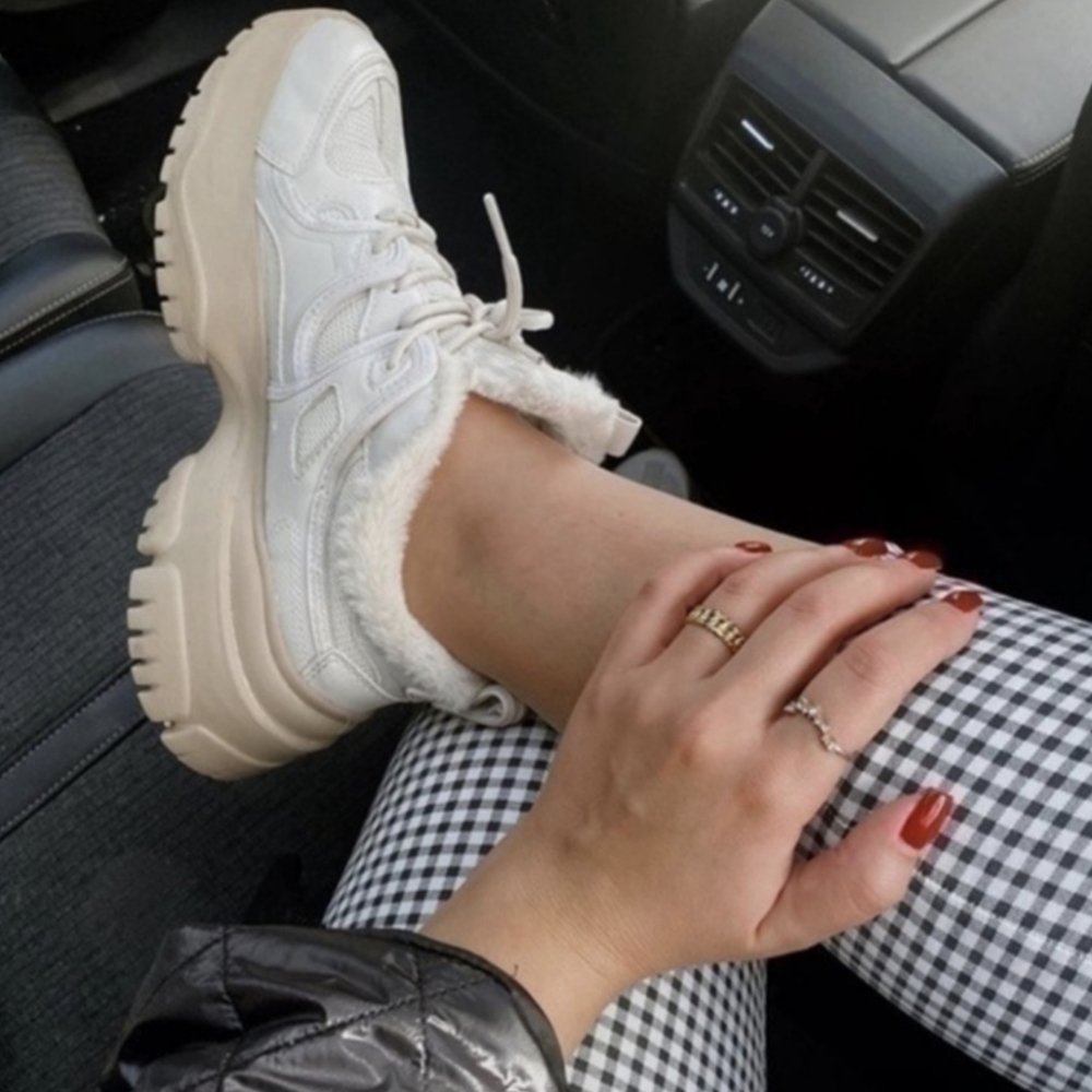 Zara womens faux fur lined off white Chunky sneakers Size 10